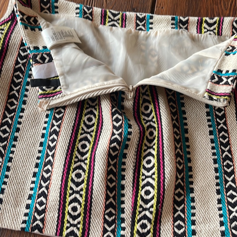 Mini skirt - Picture 3 of 5